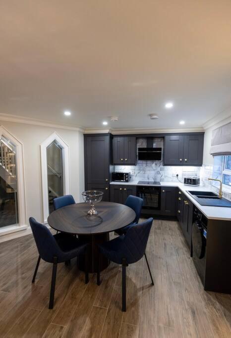 Luxury Town Centre Apartment 库克斯敦 外观 照片
